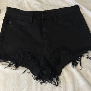 Kancan black stretch shirt frayed short